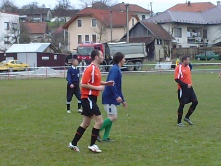 ZÁPAS 12. KOLA III.B triedy Ovčie - TJ Šľachtiteľ Malý Šariš 0:4 (0:2)